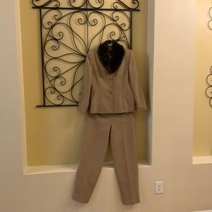 Levine Classics Pantsuit with zippered on or off fur collar